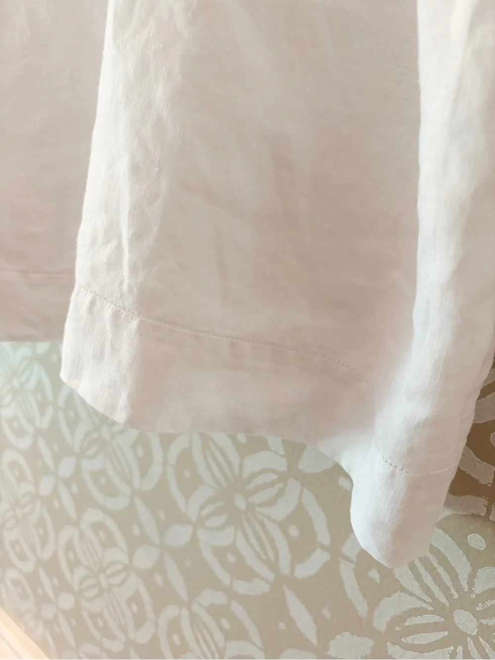 Women's White Sleeveless Scoop Neck Tank - Picture 3 of 4